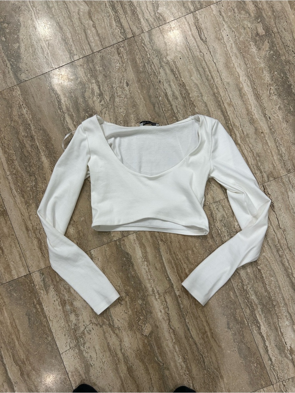 Zara White Scoop-Neck Long-Sleeve Crop Top